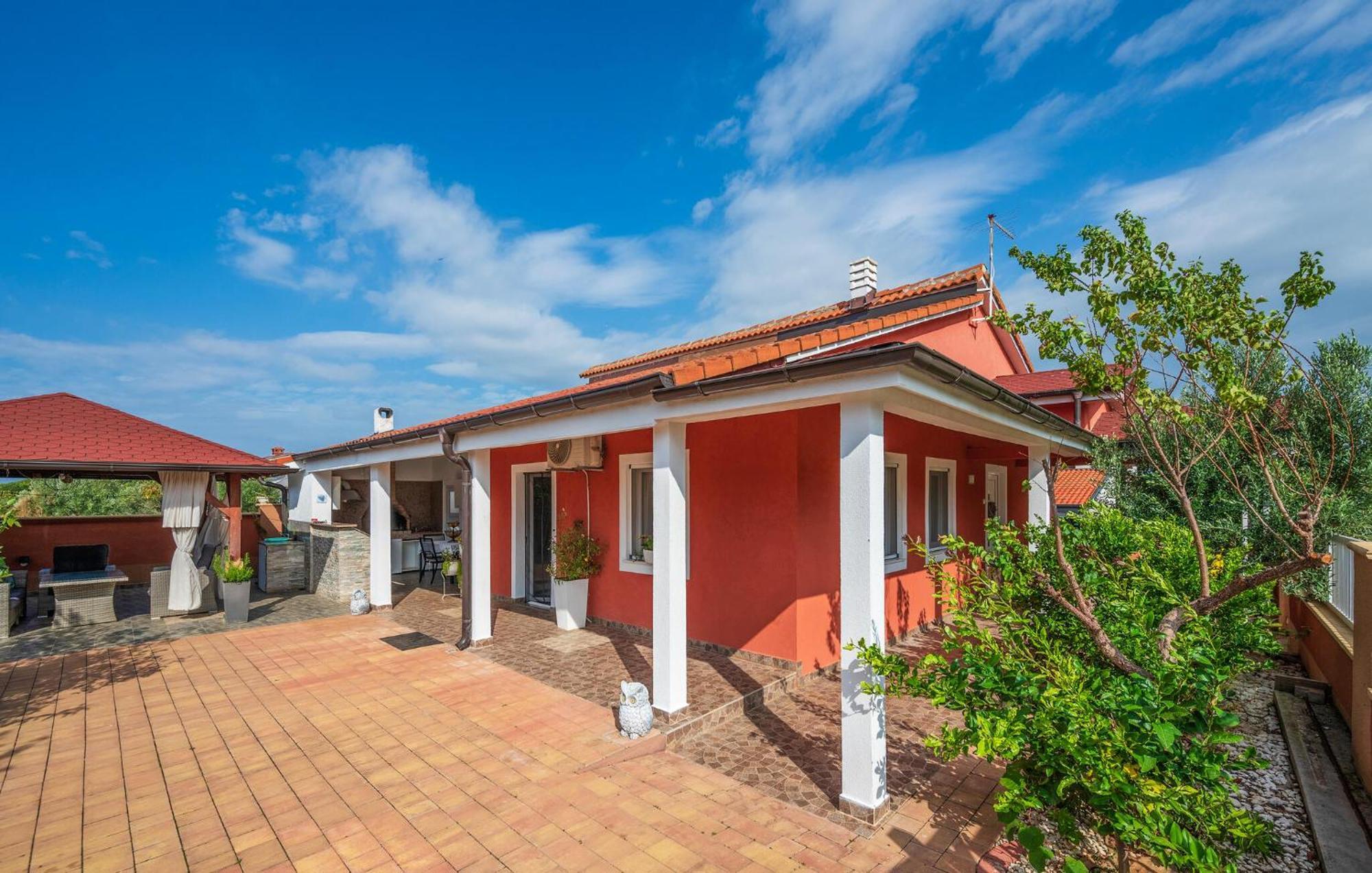 3 Bedroom Beautiful In * Pula